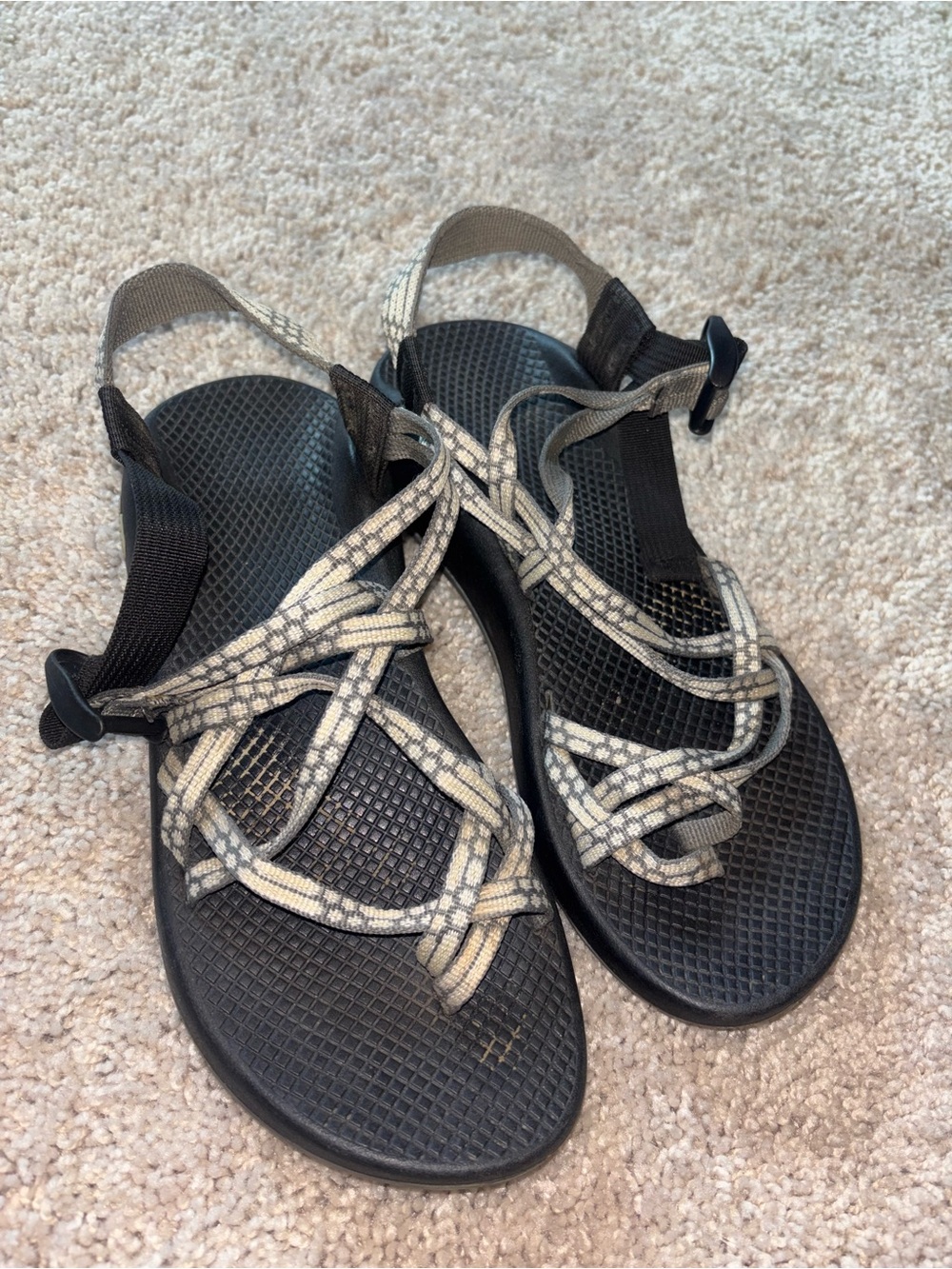 Chaco Z2 Classic Double Strap Toe Loop Hiking Sandals Grey Geometric Check 10
